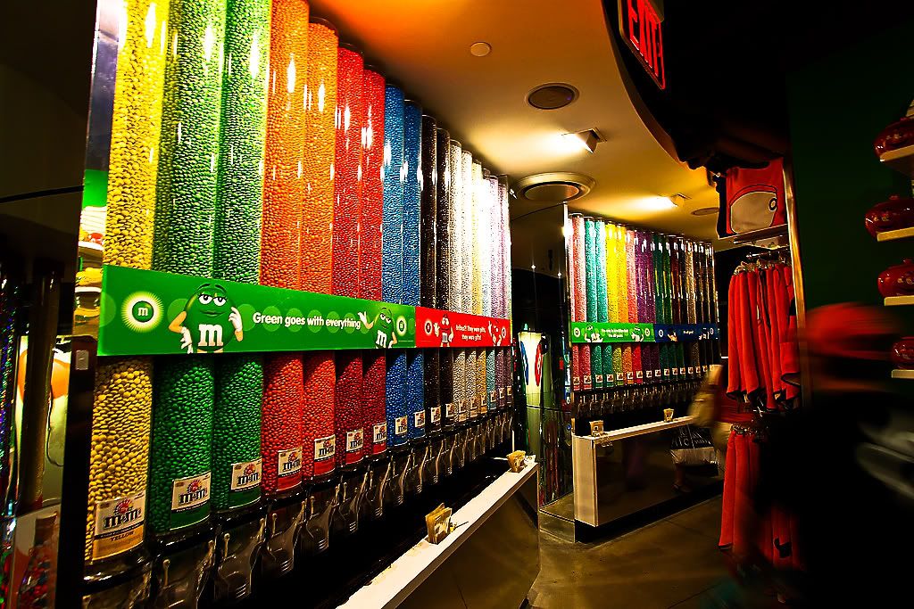 IMAGE: http://i891.photobucket.com/albums/ac117/KitsunetsukiPhotography/3885376776_ab4b4ab34e_b-Edit-Edi-1.jpg