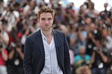 photo MoreNewHQRobertPattinsonCannesPhotocall67.jpg