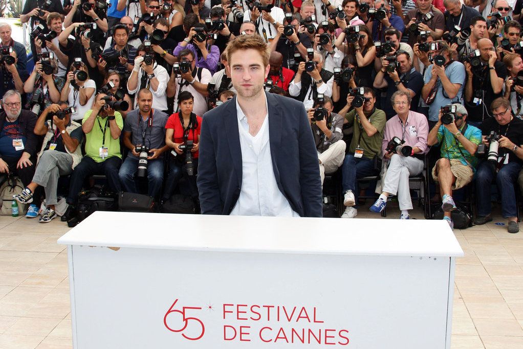 photo Robert-Pattinson-hand-Cosmopolis-photocall-Cannes.jpg