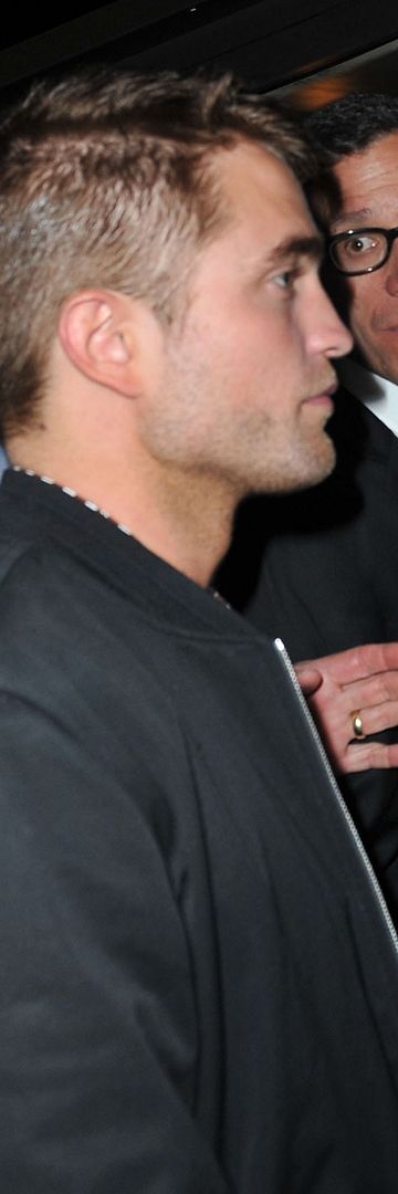  photo RobertPattinsonCannesTheRoverDinner7.jpg