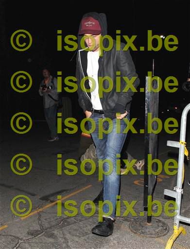 photo RobertPattinsonJayZJTconcert04.jpg