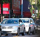  photo RobertPattinsonDrivingInLAAugust20131.jpg