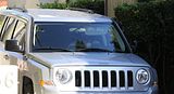  photo RobertPattinsonDrivingJeep02.jpg