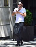 photo HQRobertPattinsonNewYork25thAugust20144.jpg