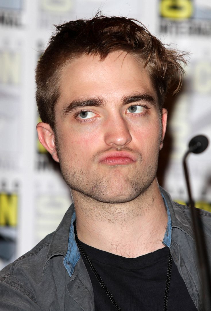 photo RobertPattinsonComic-Con2011HQ17.jpg