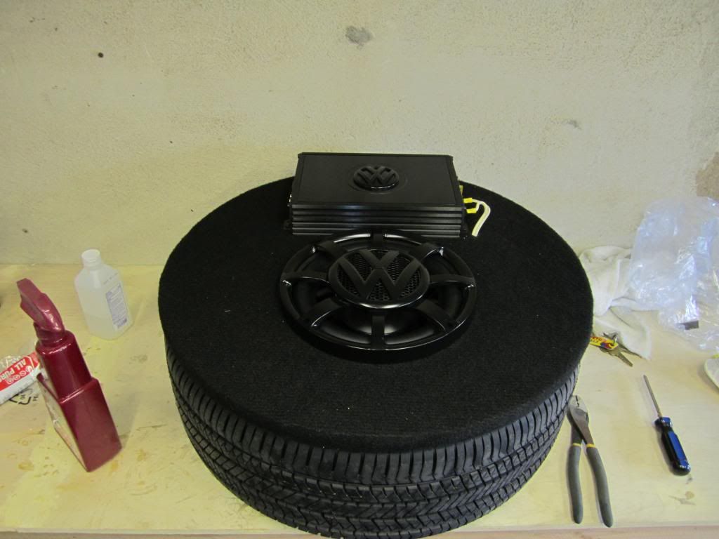 FS Spare Tire Enclosure with 10" sub and amp VW Vortex Volkswagen